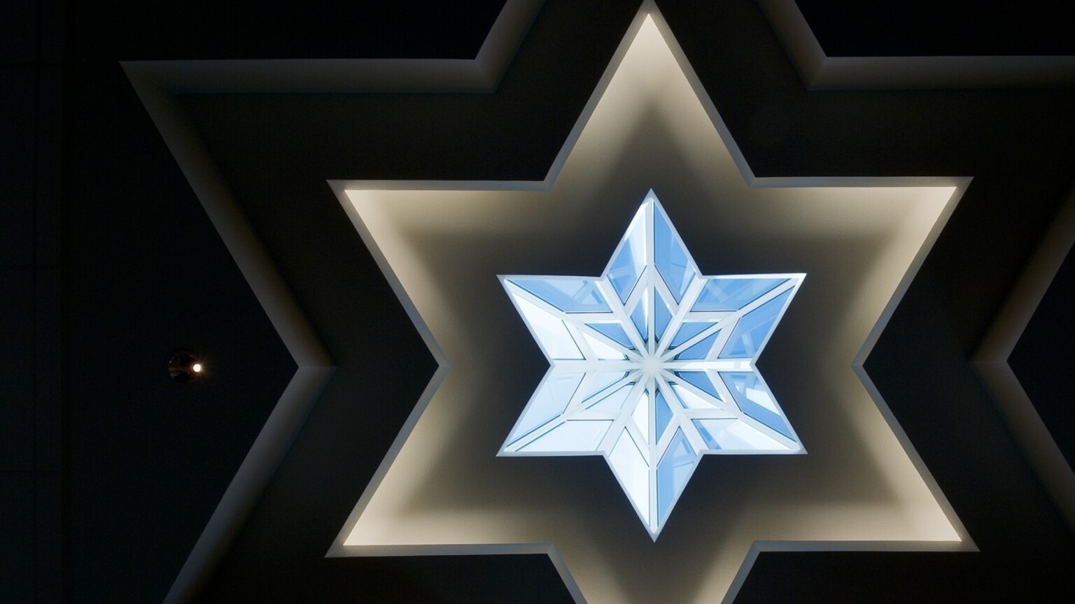 feature ceiling lighting with a 6-pointed star